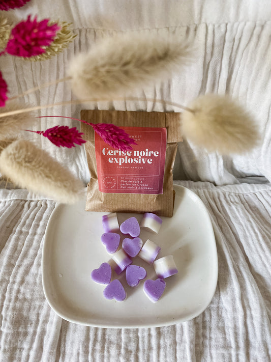Fondants parfumés Cerise noire explosive - en cire végétale de soja, cire vegan, biodégradable et sans danger pour la peau ni les animaux. Réalisé à la main par The sweet harmony, marque de décoration artisanale écoresponsable, éthique et française.