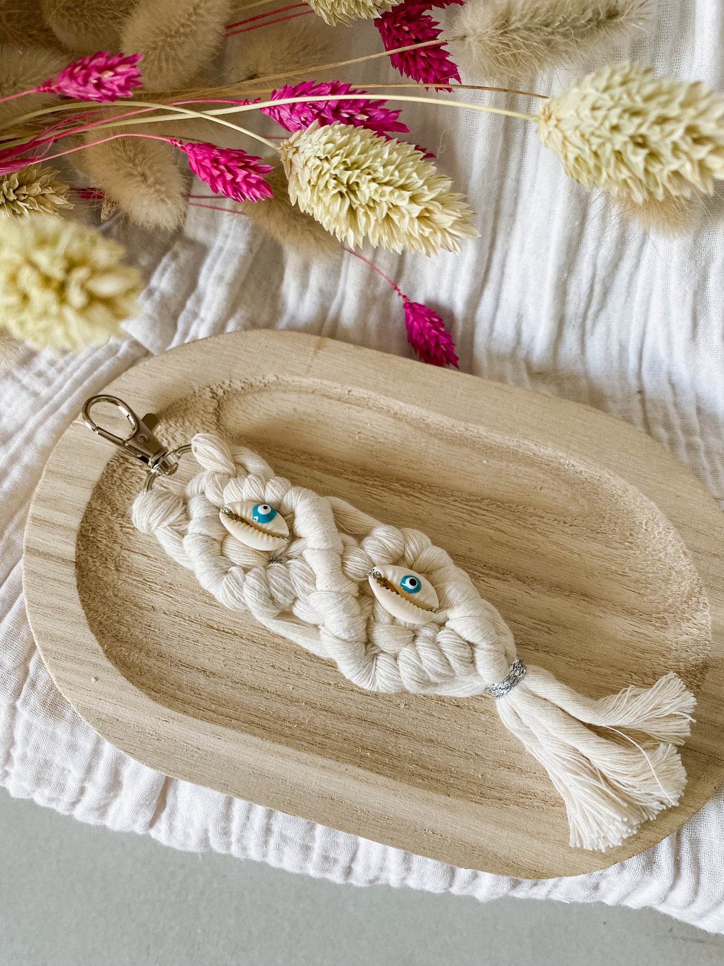 porte-clés Mataki - oeil grec Mataki ou l'œil bleu en français, est un symbole très répandu en Grèce. Réalisé à la main par The sweet harmony, marque de décoration artisanale écoresponsable, éthique et française.