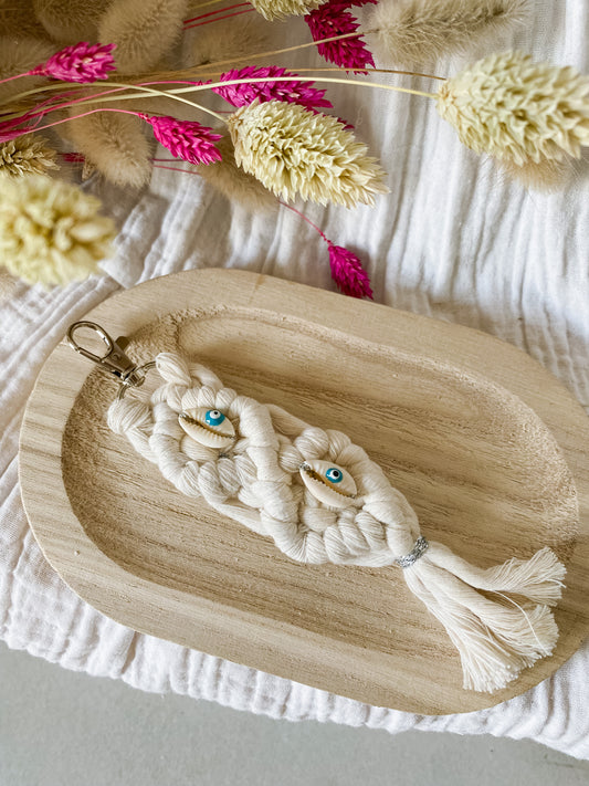porte-clés Mataki - oeil grec Mataki ou l'œil bleu en français, est un symbole très répandu en Grèce. Réalisé à la main par The sweet harmony, marque de décoration artisanale écoresponsable, éthique et française.